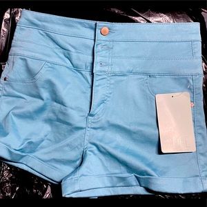 Woman high waist shorts